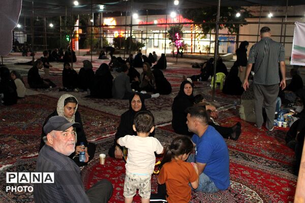 میزبانی موکب امام خامنه‌ای از زائران رهبر شهید
