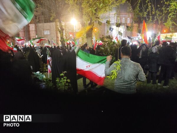 مردم خستگی ناپذیر دورود تا روز پیروزی خیابان را رها نخواهند کرد