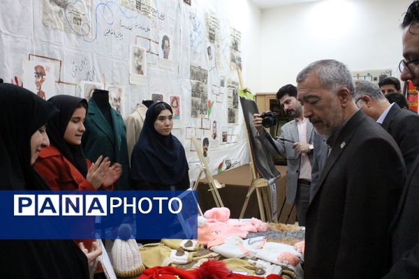 جشن ایرانمون در دبیرستان نمونه دولتی مهشید مصلی‌نژاد