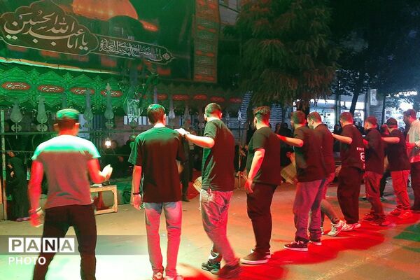 آیین معنوی شب شام غریبان در ملارد با حضور پرشور عزاداران حسینی