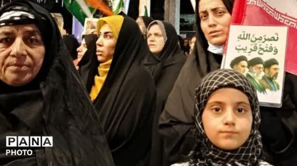 نود وهشتمین  قرار شبانه مردم انقلابی کوهدشت، در دفاع از وطن و بیعت با رهبری