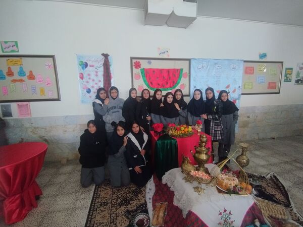 جشن یلدا در دبیرستان رفعت 