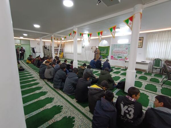 جشن ولادت باسعادت حضرت مهدی (ع) در دبیرستان نمونه آیت‌الله خامنه‌ای