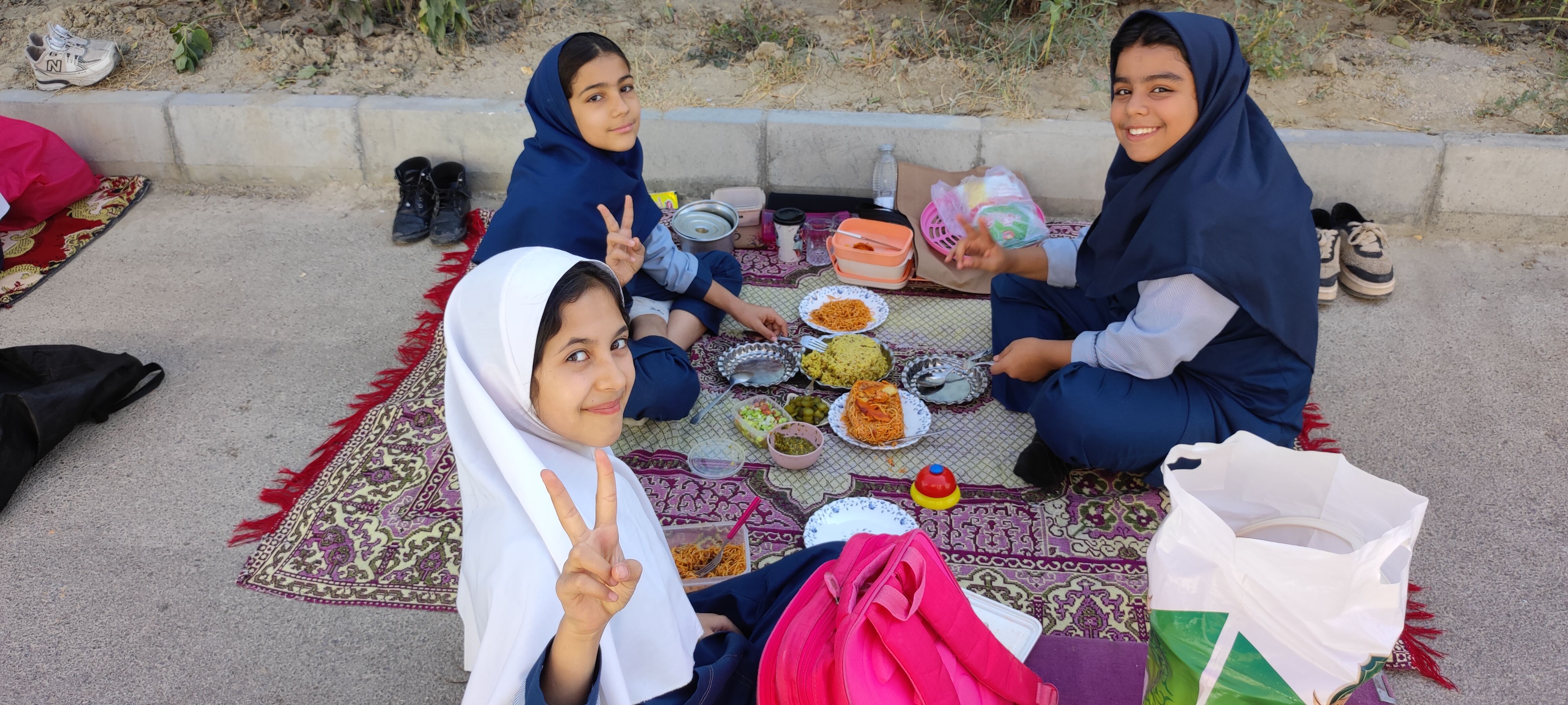 نهار سالم به مناسبت روز جهانی غذا و پوکی استخوان در مدرسه شهید خاقانی شیروان