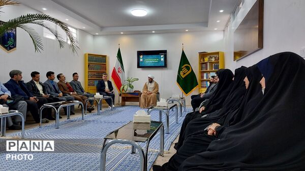 دیدار مسئولان امور تربیتی آموزش و پرورش شیروان با امام جمعه تربیتی 