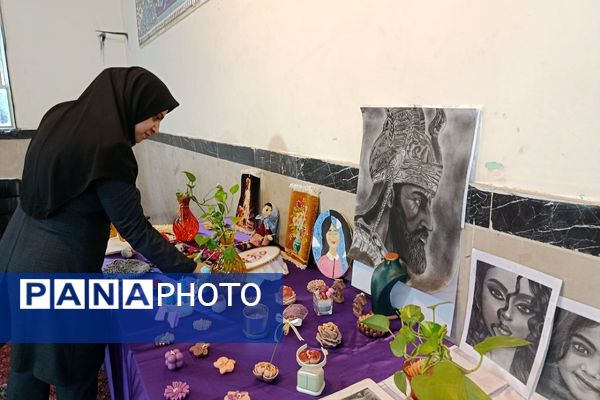  نمایشگاه فرهنگی و هنری دبیرستان عترت