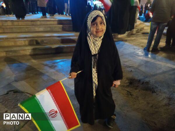 تجمع مردم بصیر نیشابور در شب هفتم شهادت رهبر انقلاب