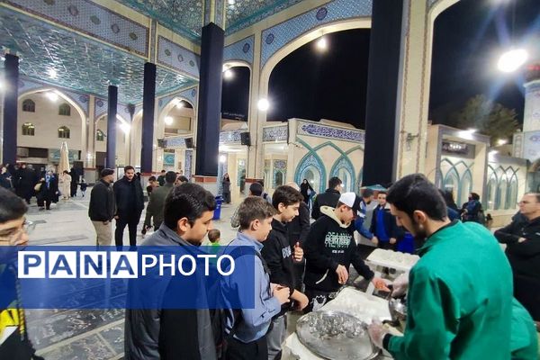 شهریار غرق در عطر فاطمی شد