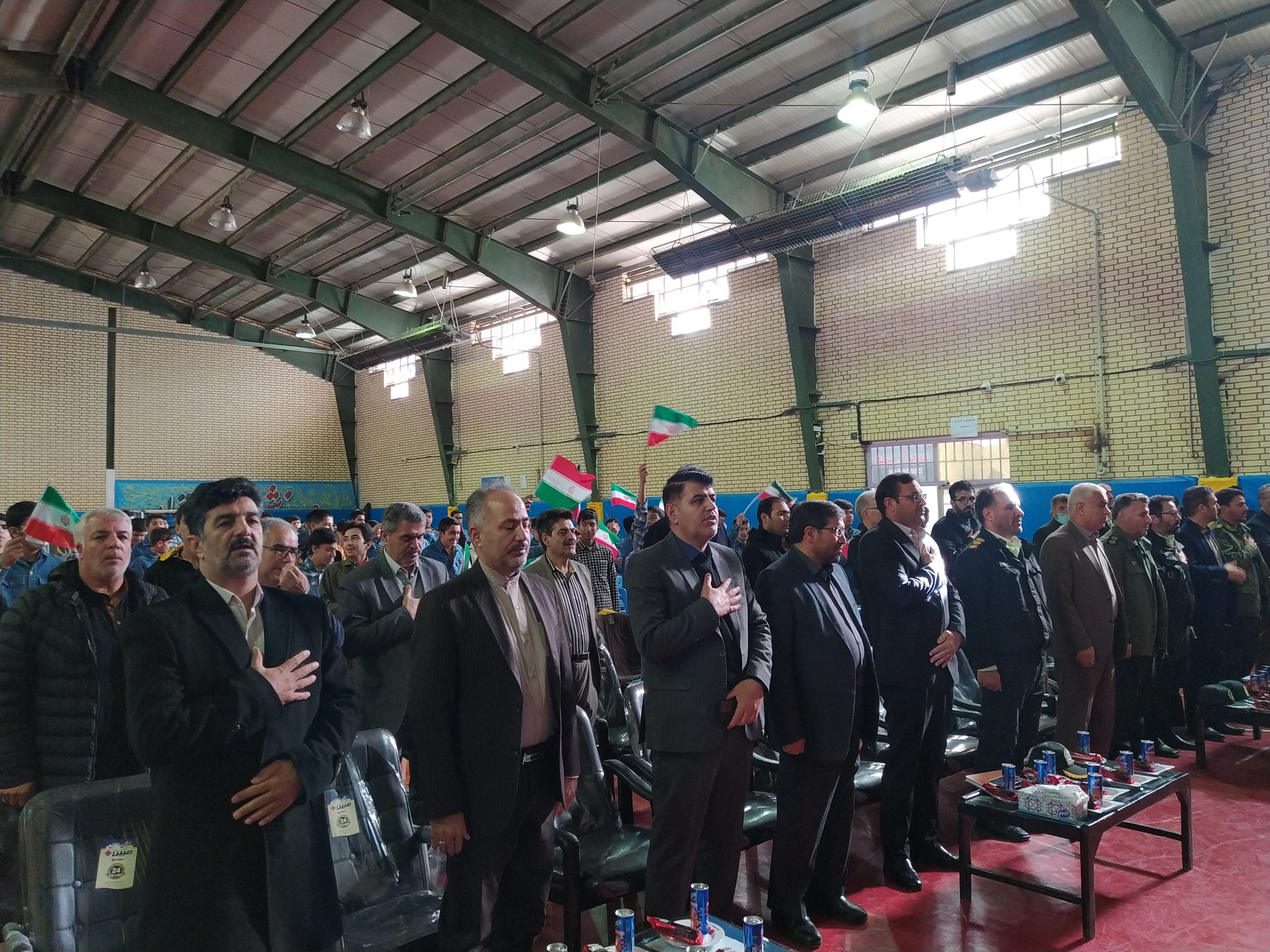 زنگ انقلاب در مدارس شهرستان خدابنده نواخته شد
