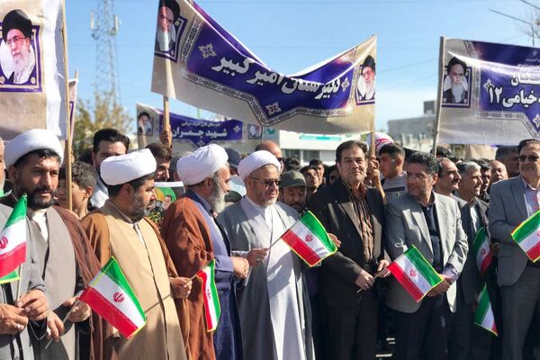 میدان‌داری دانش‌آموزان و همه‌ اقشار قوچانی در دفاع از ارزش‌های انقلاب 