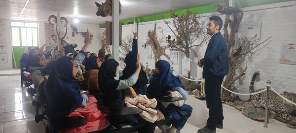 بازدید دانش‌آموزان مدرسه شهید خاقانی از موزه حیات وحش شیروان