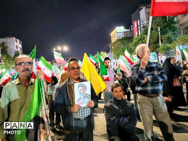 تجمع شبانهٔ شهروندان در پنجاه‌ونهمین شب یادبود در بلوار فضل
