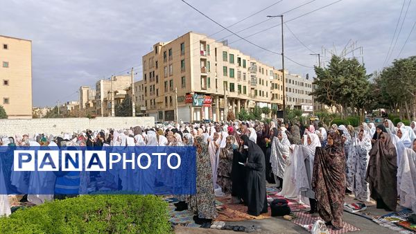 تجلی وحدت و همدلی در صفوف نماز عید فطر ملارد