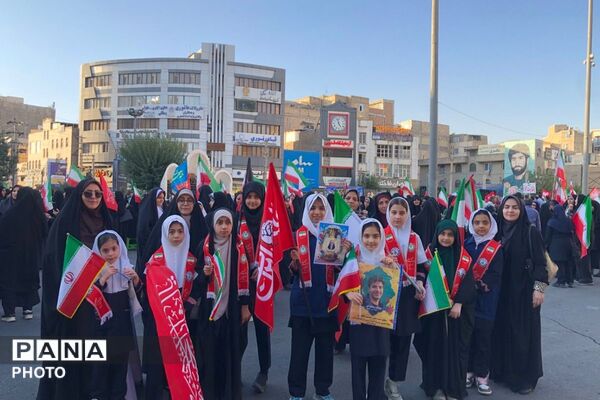 رزمایش ۵۰۰۰هزارنفری جانفدای ایران با نیابت از آقای شهید،با حضور فرهنگیان شهرستان قدس