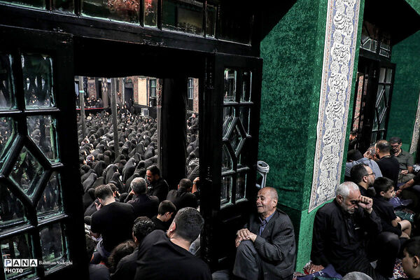 عزاداری دهه اول محرم در تکیه سادات اخوی