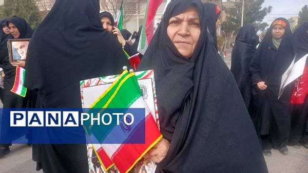 راهپیمایی 22 بهمن در روستای صرم قم