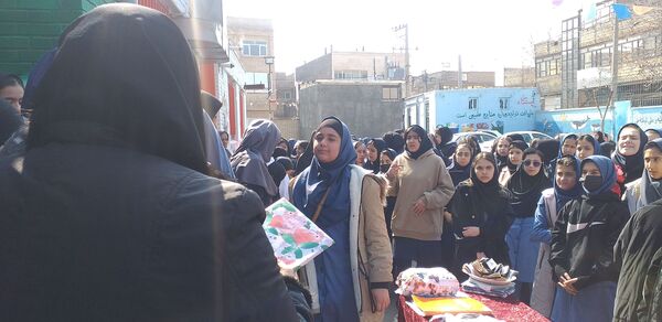 تقدیر از دانش آموزان برتر علمی، پرورشی، آموزشی و ورزشی در دبیرستان میثاق م