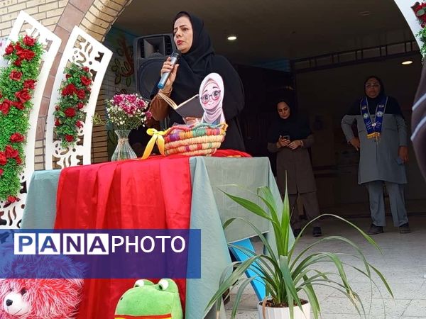 جشن «هفته سلامت روان» در مدرسه شهید سمیه میناب