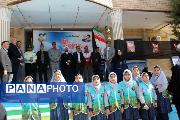  شور عاطفه‌ها با شعار«آینده سازباشیم» در مدرسه دخترانه  آل‌ابراهیم