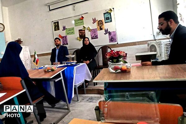 جلسه مشترک شورای معلمان مدارس ۱۲ بهمن و سامنی