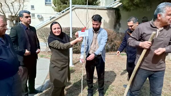 دانشگاه سبز می‌اندیشد
