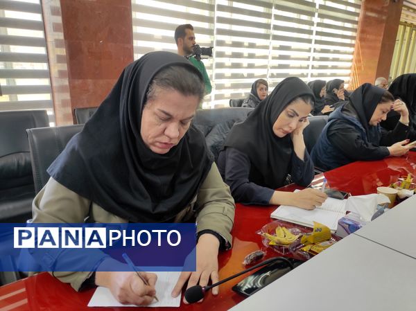  نشست خبری رئیس شورای شهر اصفهان با خبرنگاران