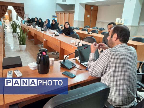 دوره تربیت معلم اقدام پژوهی در سطح نواحی مشهد