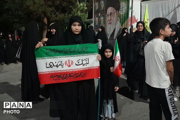 ایستادگی و خستگی ناپذیری مردم برای دفاع از ایران جانمان
