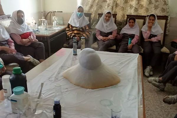 بازدید دانش‌آموزان فیروزکوهی از پژوهش‌سرای شهدای هسته‌ای 