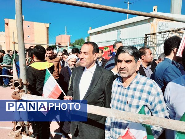 راهپیمایی یوم الله ۲۲  بهمن با حضور پرشور مردم در بوشهر 