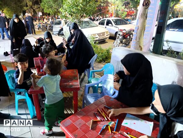 جلوه‌هایی از تجمع میدان امام خمینی(ره) قم در دومین شب محرم