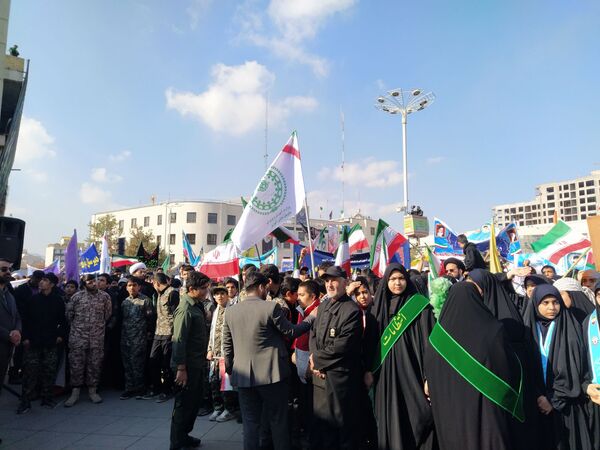  راهپیمایی  روز دانش آموز در مشهد با قلب هایی از جنس عزای حضرت فاطمه (س)