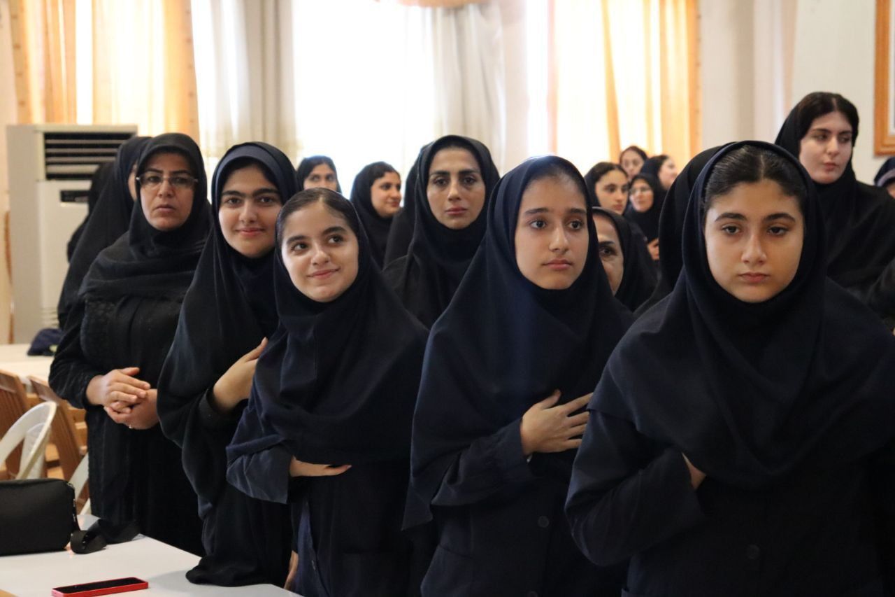 تجلیل از برگزیدگان جشنواره‌های فرهنگی و هنری دانش‌آموزان مازندران