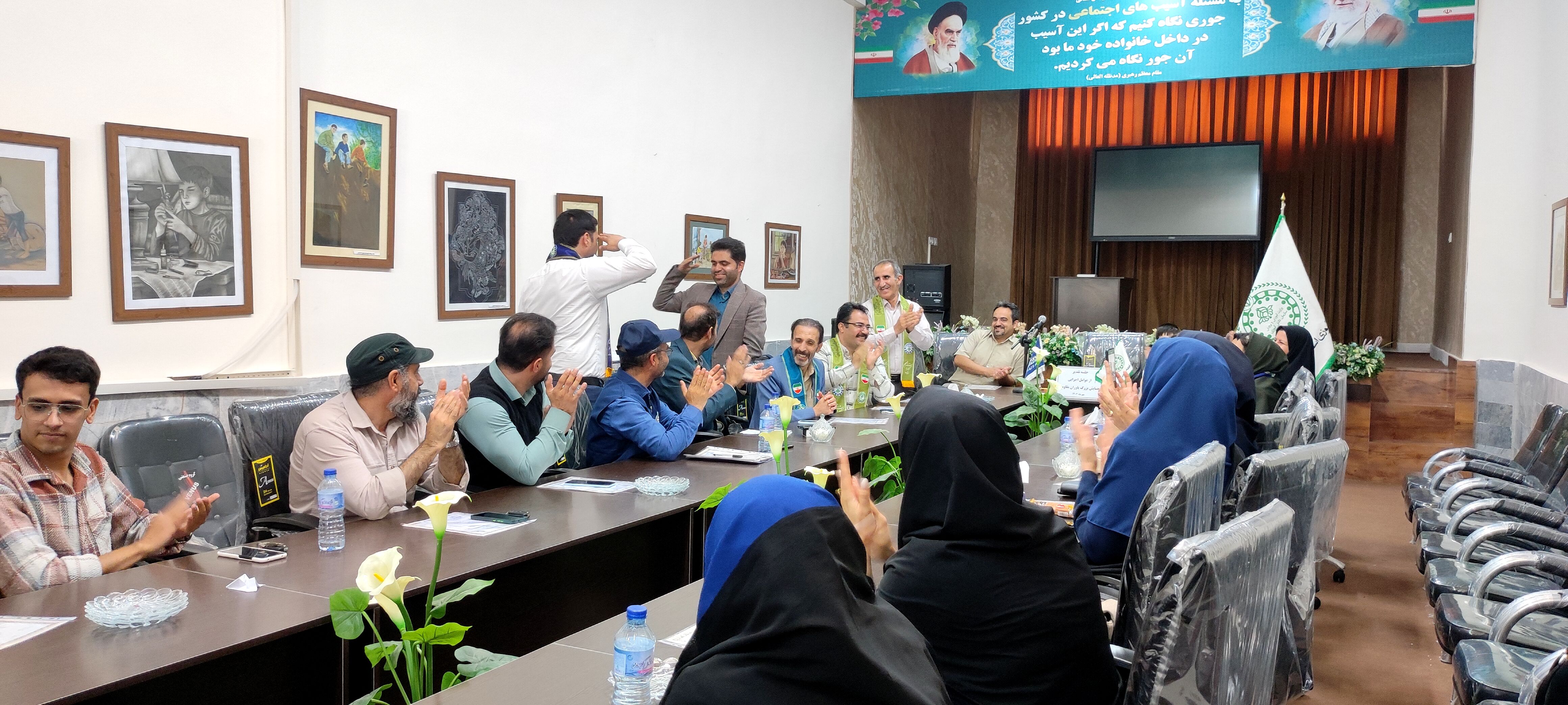 جلسه تقدیر از عوامل اجرایی همایش بزرگ یاوران مقاومت در کانون باهنر بجنورد