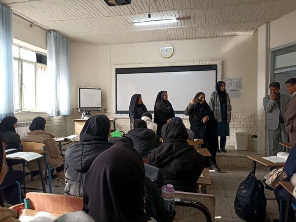 بازدید کارشناسان فحک از هنرستان فلسطین