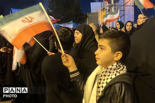 خون شهیدان، جوانه می‌زند