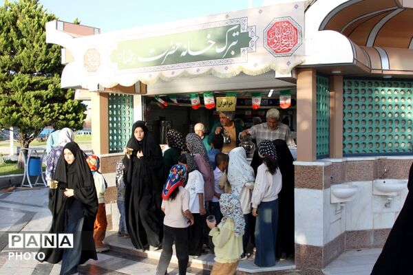 برپایی تبرک خانه حضرت رضا در کاشمر 