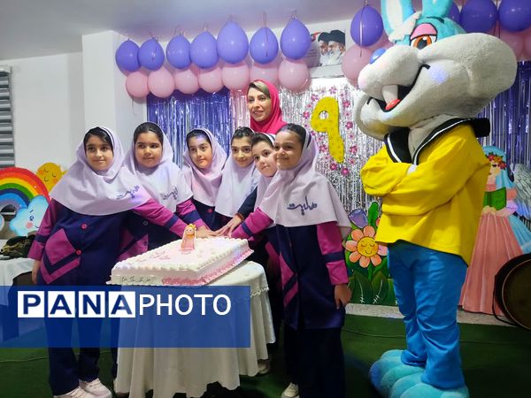 جشن فرشته‌ها در دبستان هدایت بابلسر