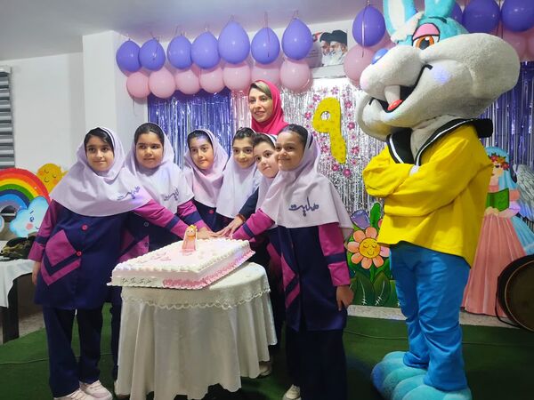 جشن فرشته‌ها در دبستان هدایت بابلسر