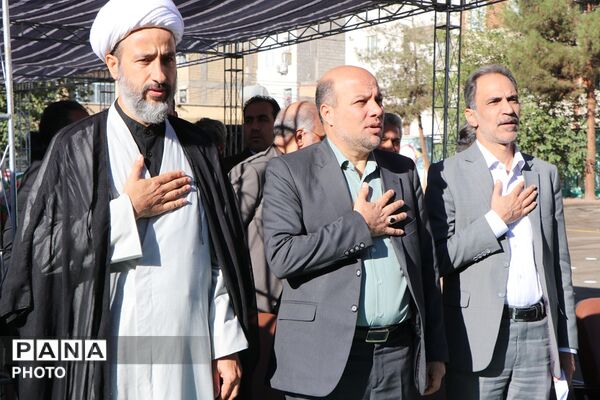 «مهر کریمانه» با حضور وزیر آموزش و پرورش در دبستان پروین اعتصامی بهارستان‌دو