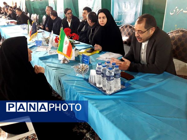 برگزاری میز خدمت برای رسیدگی سریع‌تر به درخواست‌های مردمی در همدان
