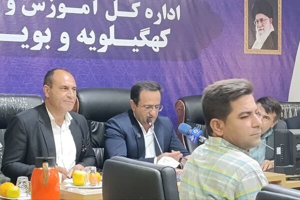 معلمان در خط مقدم جنگ شناختی قرار دارند