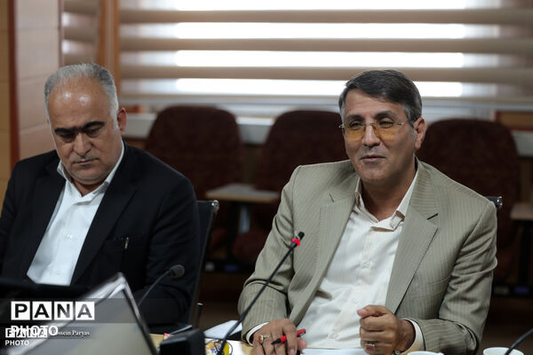 جلسه هماهنگی و هم افزایی بین دبیرخانه کمیسیون تخصصی توسعه آموزش عمومی قرآن کشور و معاونت آموزش متوسطه