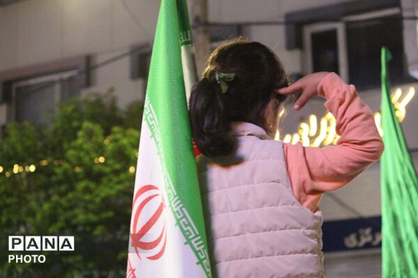 خیابان‌ها بیدارند، ملت در کنار وطن