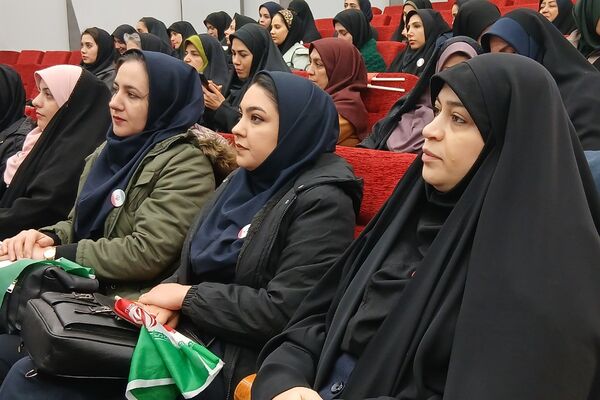 همایش معماران خشت اول در کهریزک؛ بزرگداشت معلمان پایه اول ابتدایی
