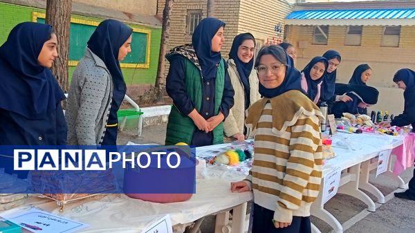 بازارچه کار و فناوری در دبیرستان کوثر فرهنگیان