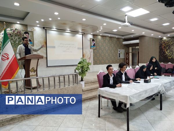 جلسه رؤسای شوراهای دانش‌آموزی مدارس شهرستان کاشمر