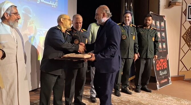 همایش تقدیر از خبرنگاران برتر استان قم 