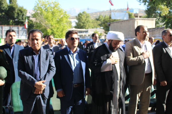 نواخته شدن زنگ مهر در مدارس یاسوج