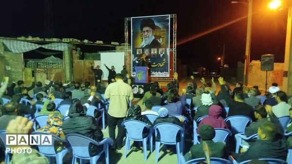 راهپیمایی شبانه در حمایت از نیروی‌های مسلح کشور 